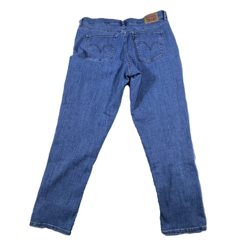 Levi's Women's Classic Crop Denim Jeans - Size 31 - Picture 2 of 10